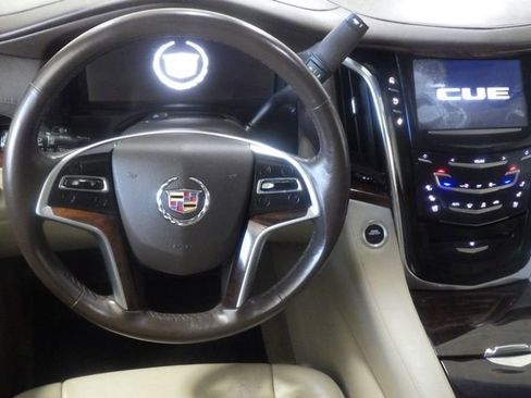 Used 2015 Cadillac Escalade ESV 4WD image 9