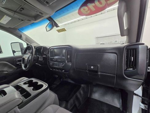 Used 2019 Chevrolet Silverado 2500 W/T w/ WT Convenience Package RWD image 18