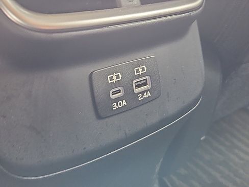 Used 2024 Subaru Outback Premium image 12