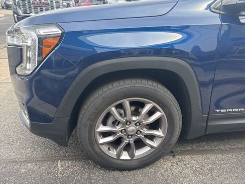 Used 2022 GMC Terrain SLT image 4