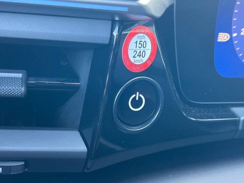 Certified 2025 Porsche Macan Electric RWD image 27