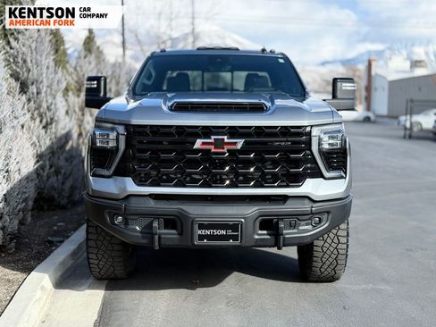 Used 2024 Chevrolet Silverado 2500 ZR2 w/ ZR2 Bison Edition image 2