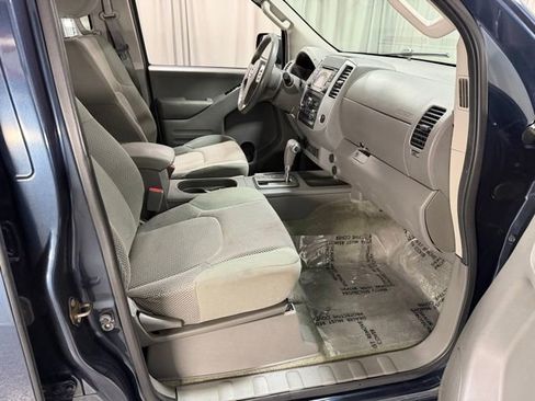 Used 2016 Nissan Frontier SV w/ SV Value Truck Package AWD/4WD image 7