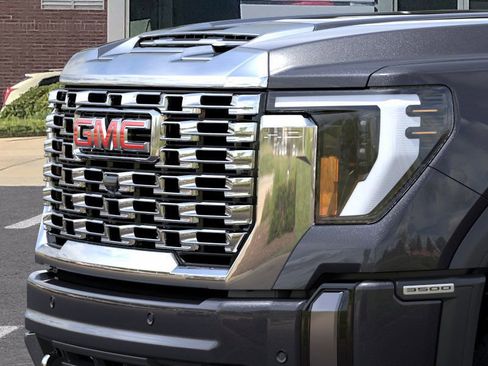 New 2026 GMC Sierra 3500 Denali w/ Denali Reserve Package image 37