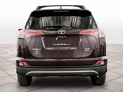Used 2018 Toyota RAV4 XLE AWD/4WD image 4