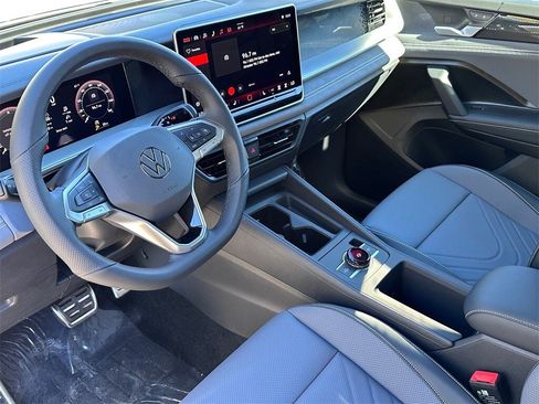 New 2026 Volkswagen Tiguan SE R-Line image 10