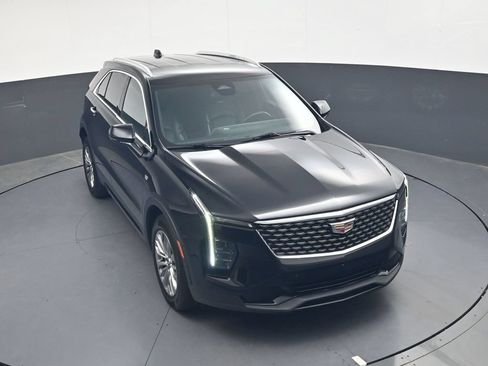 Used 2024 Cadillac XT4 Premium Luxury FWD image 30