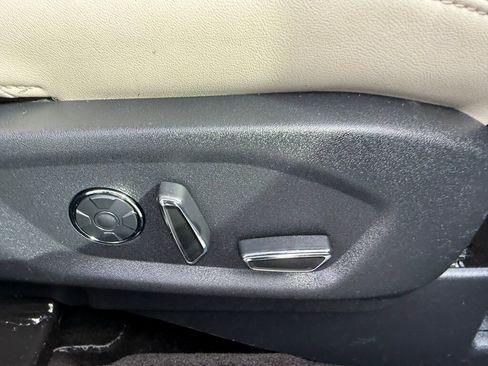 Used 2017 Ford Explorer Platinum image 33