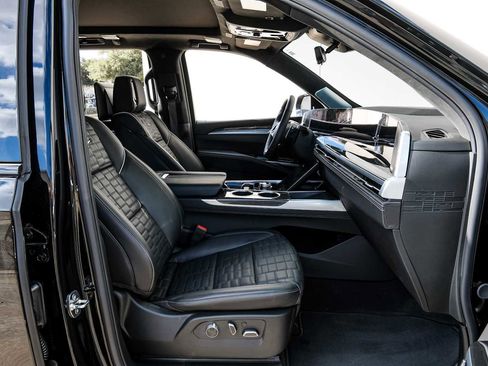 Used 2025 Cadillac Escalade V w/ LPO, Floor Liner Package image 42