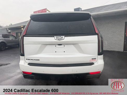 Used 2024 Cadillac Escalade Sport w/ LPO, ONYX Package image 4