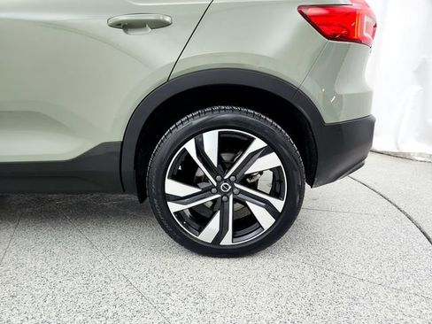Certified 2023 Volvo XC40 B5 Ultimate w/ Protection Package Premier image 13