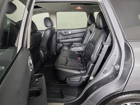 Used 2018 Nissan Pathfinder Platinum AWD/4WD image 27