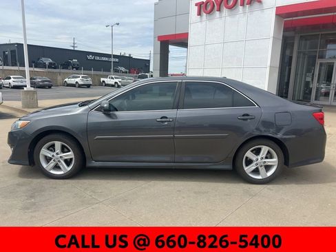 Used 2013 Toyota Camry SE w/ Convenience Pkg FWD image 9