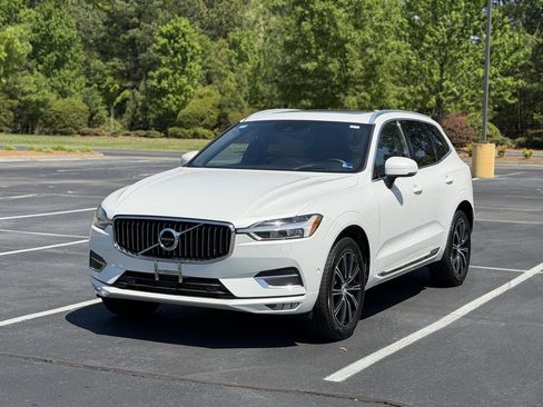 Used 2019 Volvo XC60 T5 Inscription image 3