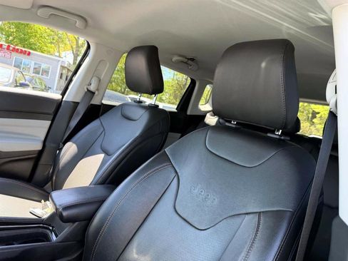 Used 2022 Jeep Compass Limited AWD/4WD image 8
