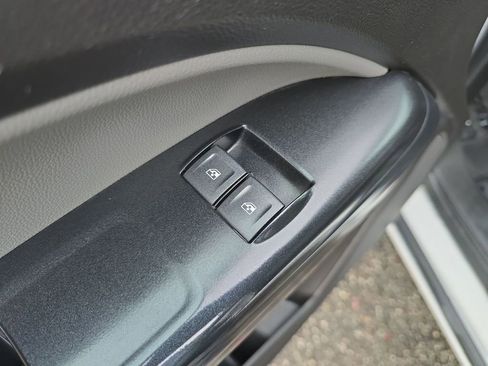 Used 2017 Chevrolet Colorado W/T image 23