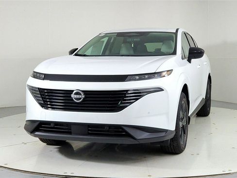 Used 2025 Nissan Murano SV image 2