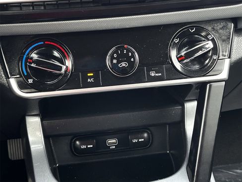 Used 2023 Kia Seltos LX image 18