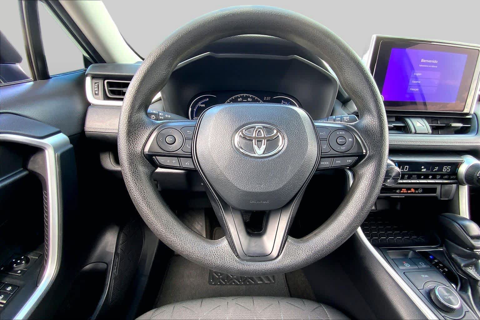 Used 2024 Toyota RAV4 XLE AWD/4WD image 6