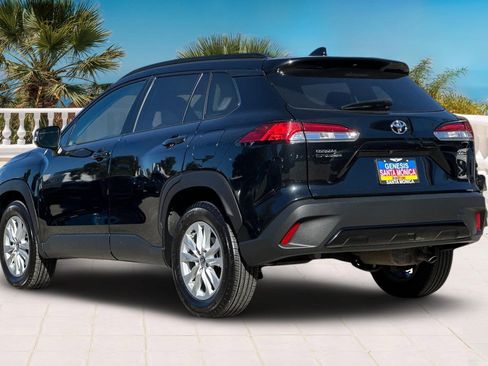 Used 2022 Toyota Corolla Cross LE image 6