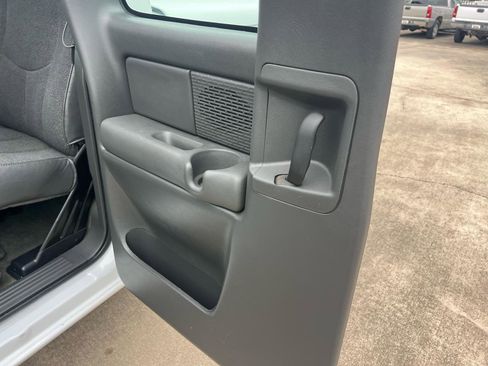 Used 2003 GMC Sierra 1500 2WD Extended Cab w/ Exterior Appearance Package image 26