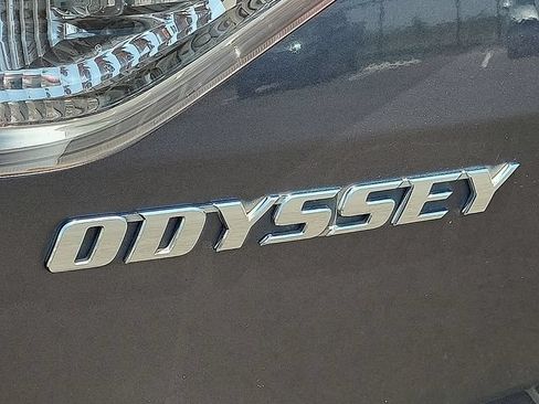 Used 2016 Honda Odyssey Touring Elite image 9