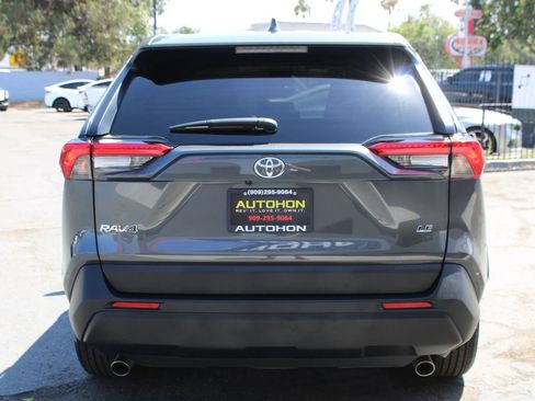 Used 2024 Toyota RAV4 LE FWD image 28
