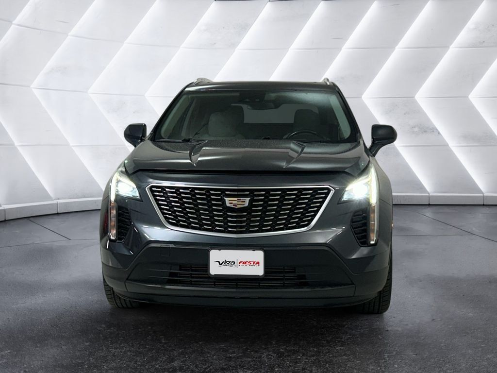 Used 2021 Cadillac XT4 Luxury w/ Cold Weather Package FWD image 2