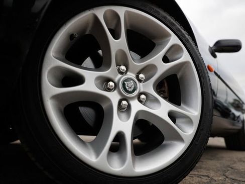 Used 2003 Jaguar XK8 2dr Convertible XK8 image 37