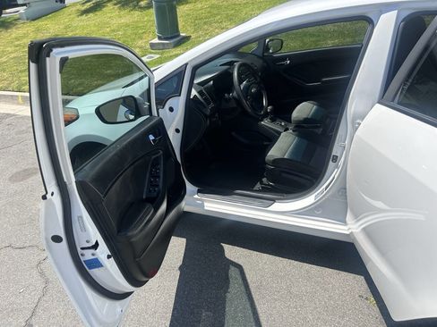 Used 2016 Kia Forte LX FWD image 6