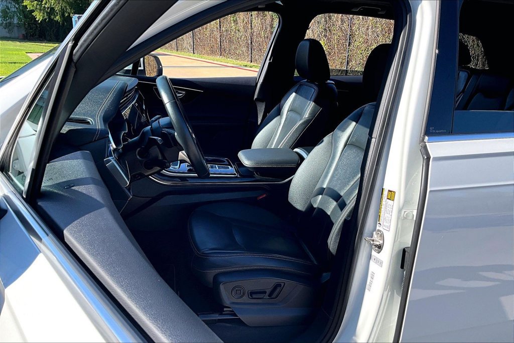 Used 2025 Audi Q7 3.0T Premium Plus AWD/4WD image 33