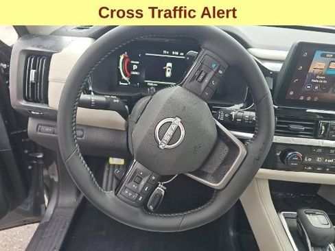 Used 2026 Nissan Pathfinder SL w/ SL Premium Package AWD/4WD image 11