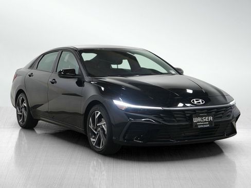 Certified 2025 Hyundai Elantra Sport image 7