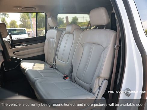 Used 2023 Jeep Wagoneer L 4WD w/ Rear Seat Video Group 1 image 12