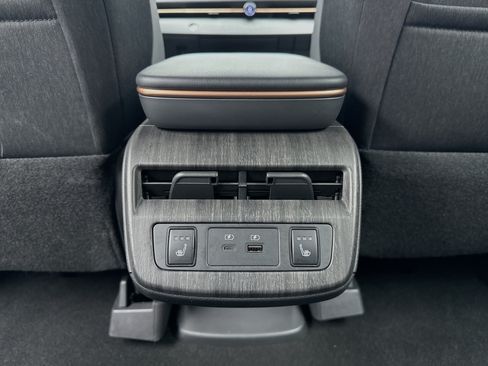 Used 2024 Nissan Ariya AWD image 19