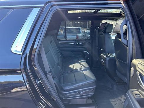 Used 2021 GMC Yukon Denali w/ Denali Premium Package image 17