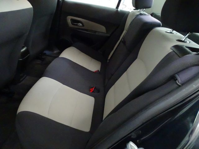 Used 2013 Chevrolet Cruze LS FWD image 3