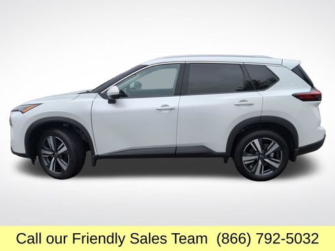 Used 2024 Nissan Rogue SL image 2