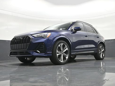 Used 2021 Audi Q3 2.0T Premium w/ Convenience Package AWD/4WD image 23