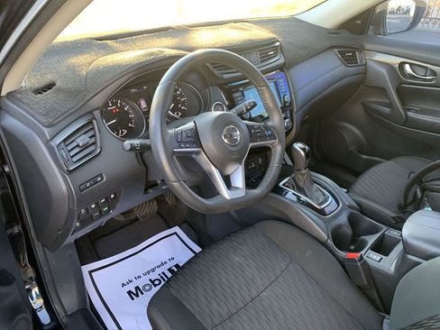 Used 2020 Nissan Rogue SV w/ Premium Package image 8