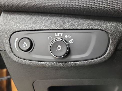 Used 2024 Chevrolet TrailBlazer RS w/ Convenience Package image 21