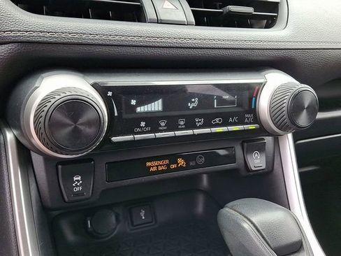 Used 2020 Toyota RAV4 LE w/ All Weather Liner Package AWD/4WD image 16