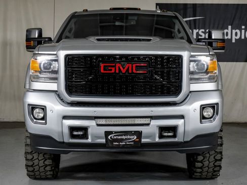 Used 2018 GMC Sierra 3500 Denali w/ Duramax Plus Package image 3