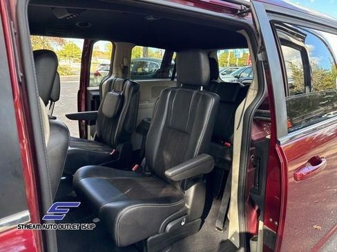 Used 2019 Dodge Grand Caravan SXT image 38