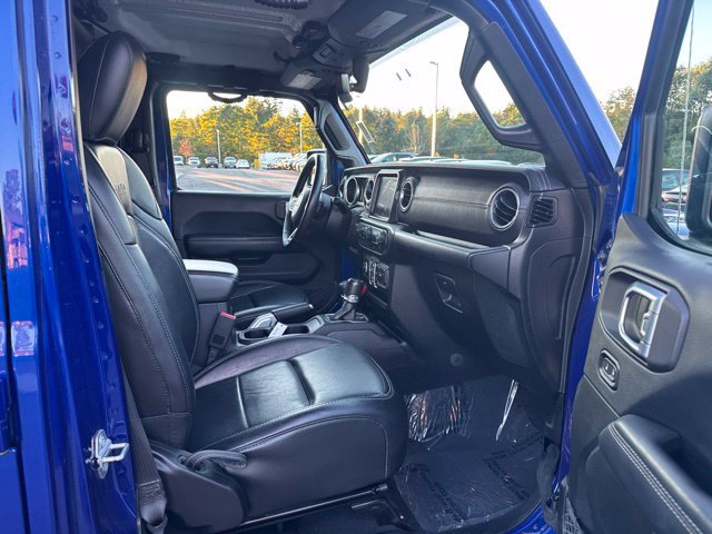 Used 2018 Jeep Wrangler Unlimited Sahara w/ Dual Top Group AWD/4WD image 13