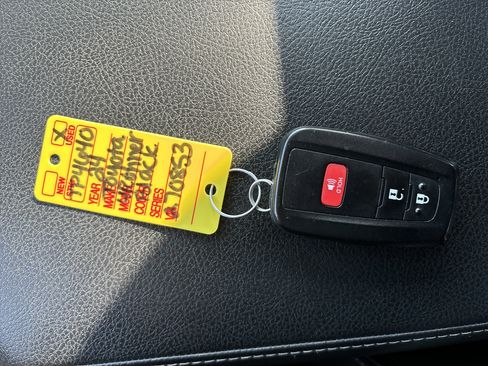 Used 2024 Toyota 4Runner SR5 Premium image 30