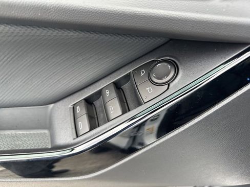 New 2026 Chevrolet Equinox LT w/ Convenience Package II image 9