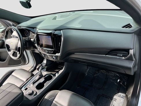 Used 2022 Chevrolet Traverse Premier AWD/4WD image 32