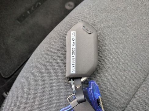 New 2025 Kia K4 FWD image 29