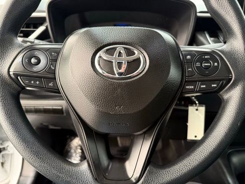 Used 2024 Toyota Corolla LE image 39